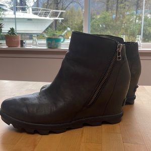 Used Joan Arctic Wedge Booties
